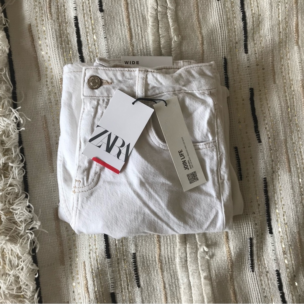 Zara white jeans never you still with tag perfect condition, size 11-12 (M)